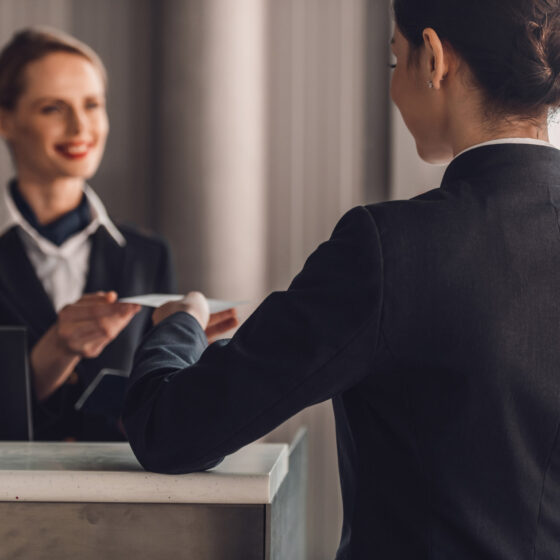 Salg service og reiseliv